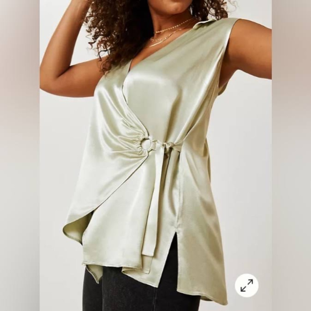 IRIDESCENT WRAP VEST